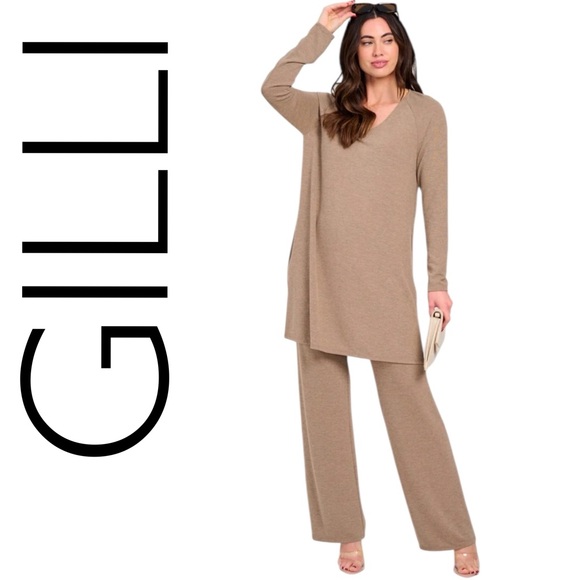 Gilli Tops - 517:  GILLI NWT SET CAMEL (GL)